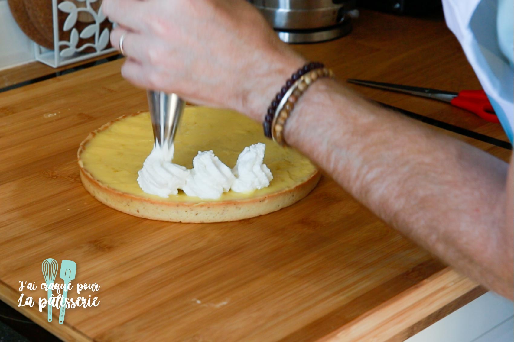 Pochage de la tarte au citron meringuée 